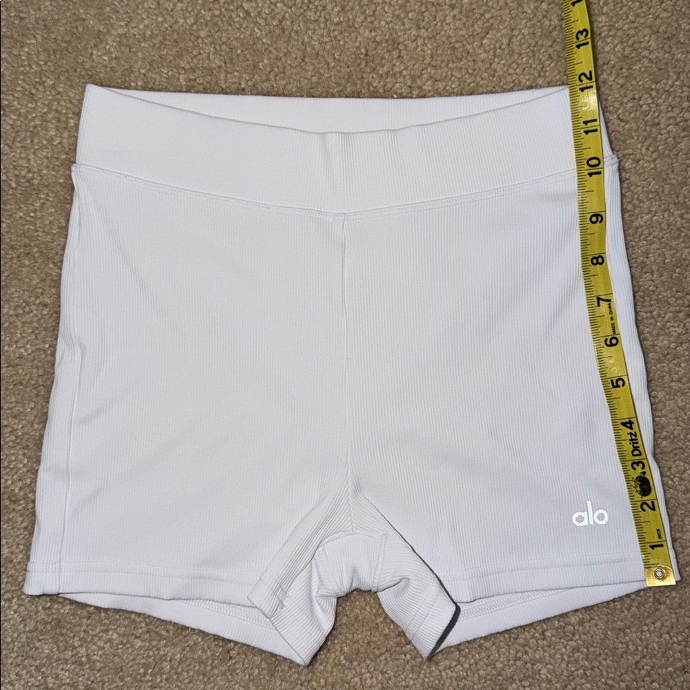 ALO Yoga Women's White Bike Shorts - Picture 5 of 5